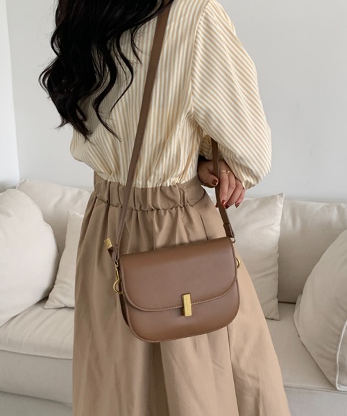 ECLIN（エクラン）の「フェイクレザー ミニショルダーバッグ（ショルダーバッグ・レディース・ブラック/ブラウン/アイボリー・FREE）」の17枚目の写真