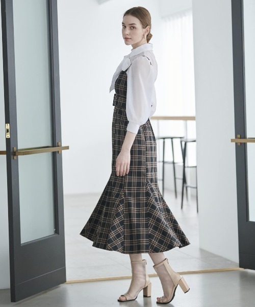 AND COUTURE（アンドクチュール）の「ウエストベルト付き