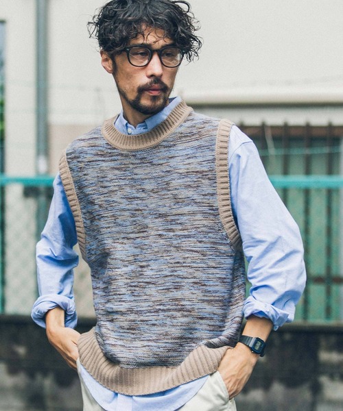 URBAN RESEARCH Sonny Label(アーバンリサーチサニーレーベル)の「メランジクルーネックニットベスト(ベスト・メンズ・グレー系その他/ベージュ系その他・MEDIUM/LARGE)」の2枚目の写真