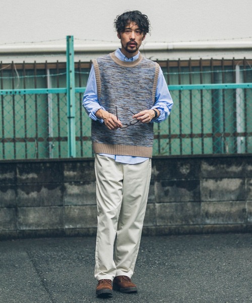 URBAN RESEARCH Sonny Label(アーバンリサーチサニーレーベル)の「メランジクルーネックニットベスト(ベスト・メンズ・グレー系その他/ベージュ系その他・MEDIUM/LARGE)」の7枚目の写真