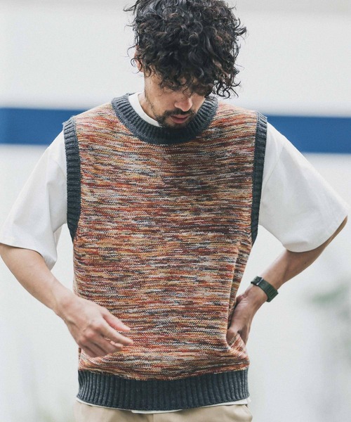 URBAN RESEARCH Sonny Label(アーバンリサーチサニーレーベル)の「メランジクルーネックニットベスト(ベスト・メンズ・グレー系その他/ベージュ系その他・MEDIUM/LARGE)」の14枚目の写真