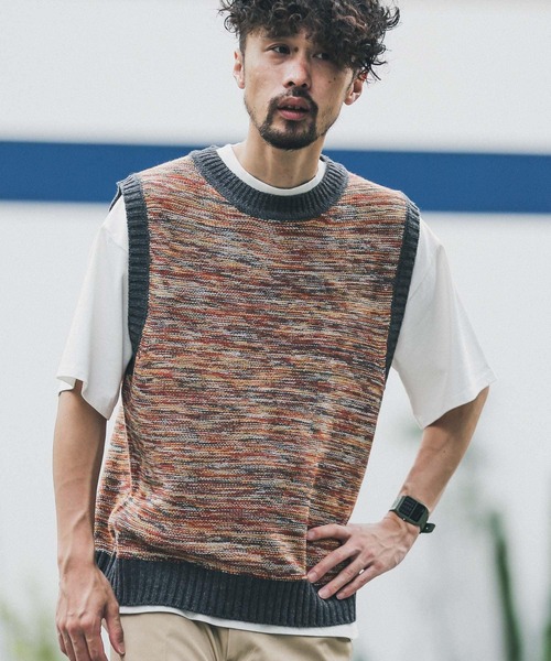 URBAN RESEARCH Sonny Label(アーバンリサーチサニーレーベル)の「メランジクルーネックニットベスト(ベスト・メンズ・グレー系その他/ベージュ系その他・MEDIUM/LARGE)」の15枚目の写真
