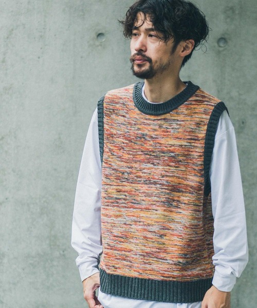 URBAN RESEARCH Sonny Label(アーバンリサーチサニーレーベル)の「メランジクルーネックニットベスト(ベスト・メンズ・グレー系その他/ベージュ系その他・MEDIUM/LARGE)」の21枚目の写真