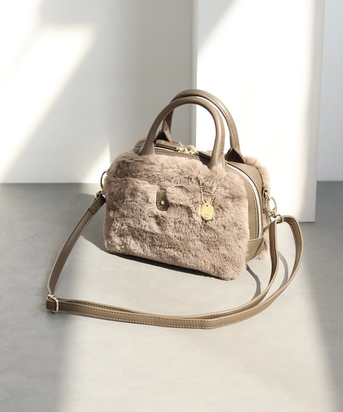 ikka（イッカ）の「エコファー2WAYミニショルダーバッグ（ショルダーバッグ・レディース・ブラック/ダークグリーン/オフホワイト/マスタード・FREE）」の4枚目の写真