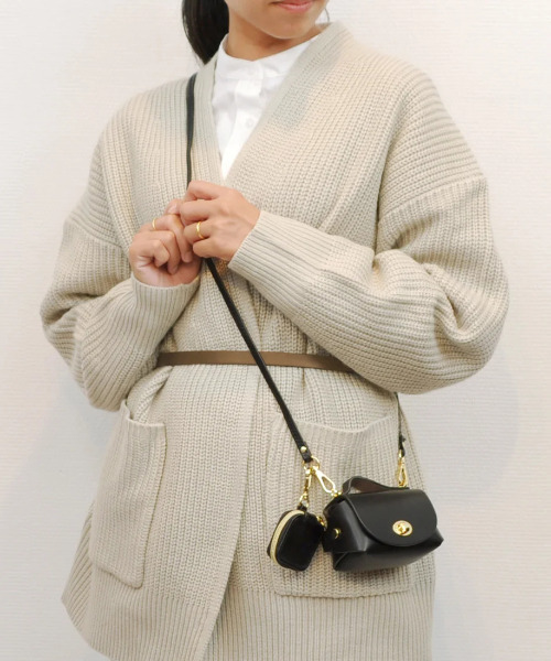 cache cache(カシュ カシュ)の「カシュカシュ cachecache / アクセポーチ付きマイクロショルダー(ショルダーバッグ・レディース・シルバー/ゴールド/ピンク/ブラック/ベージュ系その他/アイボリー・FREE)」の15枚目の写真