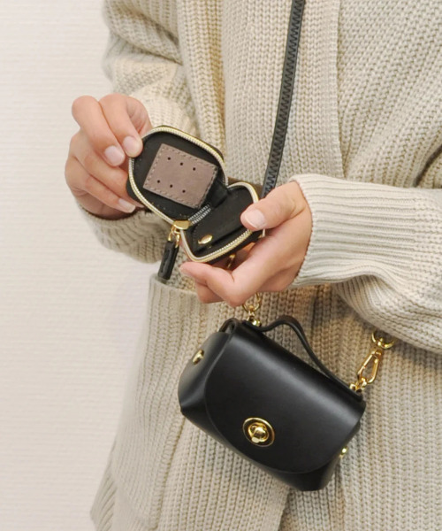 cache cache(カシュ カシュ)の「カシュカシュ cachecache / アクセポーチ付きマイクロショルダー(ショルダーバッグ・レディース・シルバー/ゴールド/ピンク/ブラック/ベージュ系その他/アイボリー・FREE)」の16枚目の写真