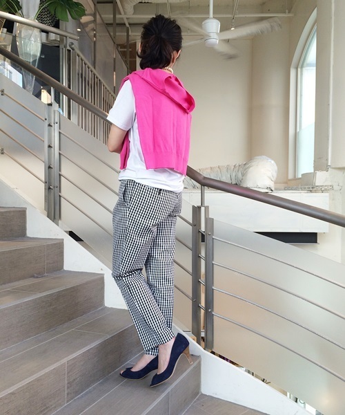 La TOTALITE（ラトータリテ）の「ギンガムチェックサブリナパンツ。（その他パンツ・レディース・ブラック/コバルトブルー・38/36/40）」の8枚目の写真