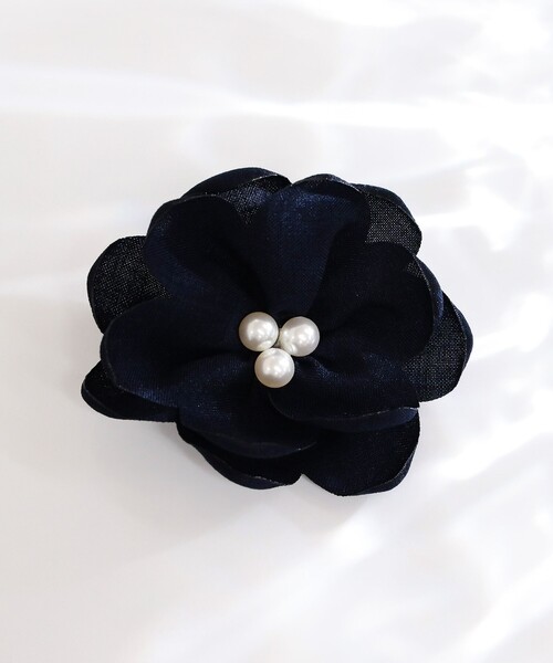 B:MING by BEAMS(ビーミングバイビームス)の「【セレモニー・フォーマル】パール フラワー コサージュ(ブローチ/コサージュ・レディース・ライトベージュ/コーラル/ネイビー・FREE)」の11枚目の写真