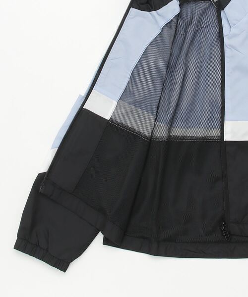 adidas（アディダス）の「カラーブロック ウーブン レギュラーフィット トラックトップ / アディダス adidas（ナイロンジャケット・キッズ・ブラック×ブルー/ピンク・130/140/150/160/120）」の8枚目の写真