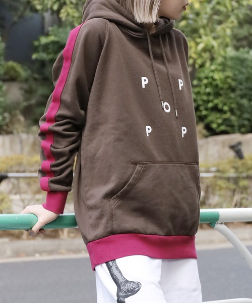 【関税込み】Pop Trading Company ブラウン Keenan フーディ POP TRADING COMPANY（ポップトレーディングカンパニー）の「POP