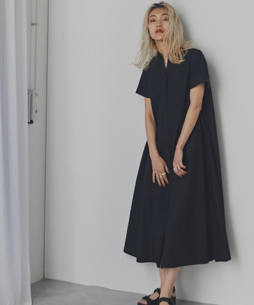 mici(ミチ)の「(mici)バックプリーツドレス(ワンピース・レディース・ブルー/ブラック・ONE SIZE)」の3枚目の写真