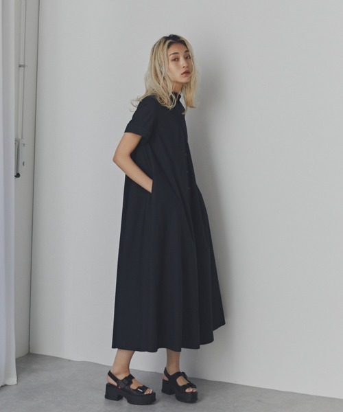 mici(ミチ)の「(mici)バックプリーツドレス(ワンピース・レディース・ブルー/ブラック・ONE SIZE)」の4枚目の写真