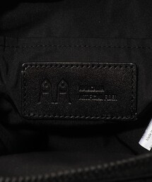 アミアカルヴァ　ボーディーバッグ　ブラック　フロントポケット付き ポケット付きホーボーBAG | レディースファッション通販のワン