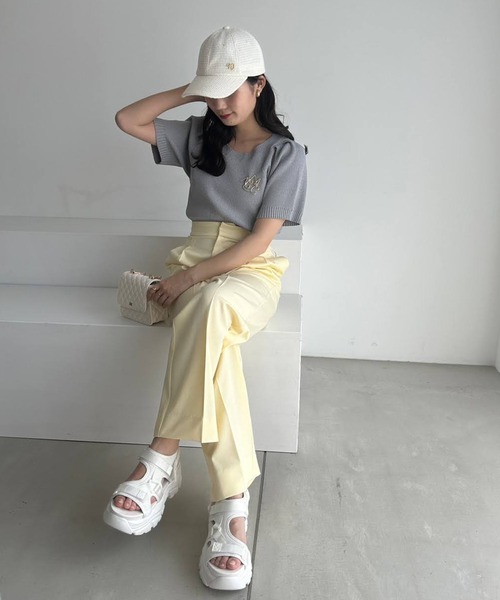 one after another NICE CLAUP（ワンアフターアナザーナイスクラップ）の「ブローチ付きカラフルニット（ニット/セーター・レディース・オフホワイト/グレー/チェリーピンク/ピンク/イエロー・FREE）」の15枚目の写真