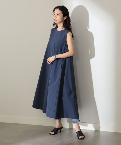 【新品未使用】Demi-Luxe BEAMS 黒 Vネック 半袖 ワンピース Demi-Luxe BEAMS】Vネック ノースリーブワンピース - メルカリ
