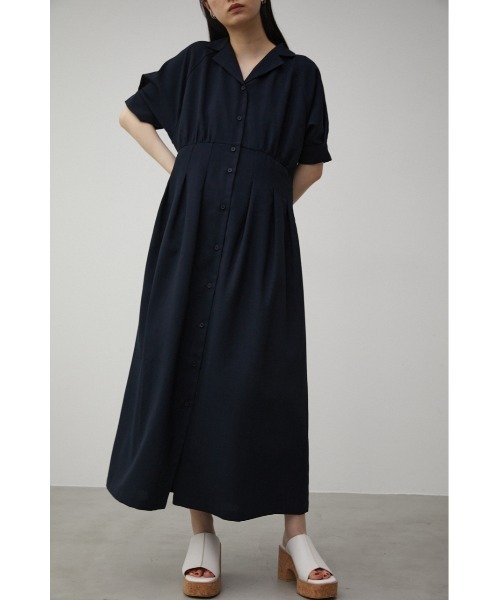 AZUL by moussy（アズールバイマウジー）の「WAIST TUCK HALF SLEEVE OP/ウエストタックハーフスリーブワンピース（ワンピース・レディース・ライトカーキ/ライトベージュ/ダークネイビー・SMALL/MEDIUM）」の3枚目の写真