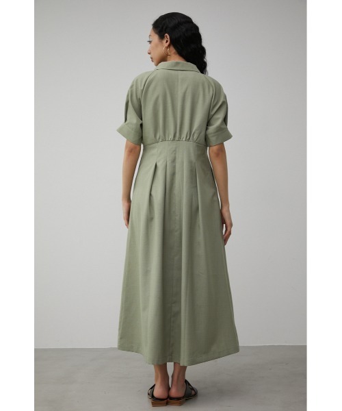 AZUL by moussy（アズールバイマウジー）の「WAIST TUCK HALF SLEEVE OP/ウエストタックハーフスリーブワンピース（ワンピース・レディース・ライトカーキ/ライトベージュ/ダークネイビー・SMALL/MEDIUM）」の5枚目の写真