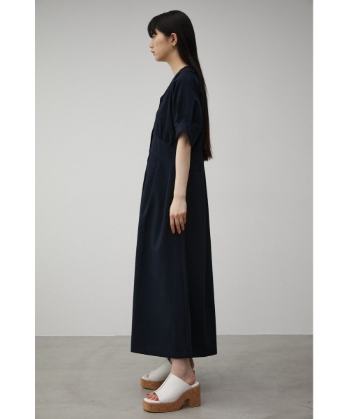 AZUL by moussy（アズールバイマウジー）の「WAIST TUCK HALF SLEEVE OP/ウエストタックハーフスリーブワンピース（ワンピース・レディース・ライトカーキ/ライトベージュ/ダークネイビー・SMALL/MEDIUM）」の10枚目の写真