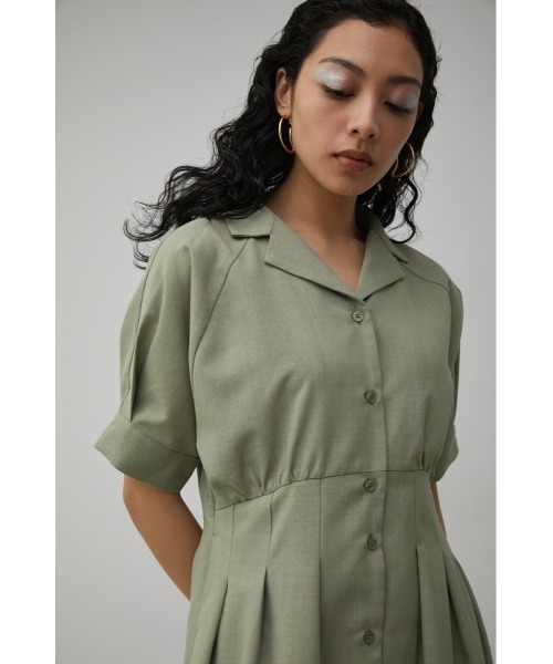 AZUL by moussy（アズールバイマウジー）の「WAIST TUCK HALF SLEEVE OP/ウエストタックハーフスリーブワンピース（ワンピース・レディース・ライトカーキ/ライトベージュ/ダークネイビー・SMALL/MEDIUM）」の15枚目の写真