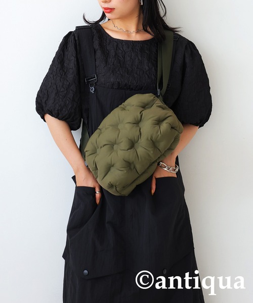 antiqua(アンティカ)の「パフスリーブトップス(Tシャツ/カットソー・レディース・ブラック/ホワイト・FREE)」の6枚目の写真