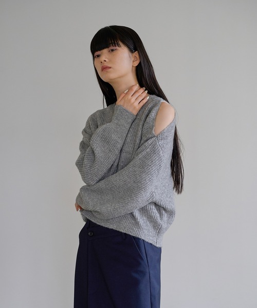 abor o-t-l（アボアオーティーエル）の「モヘアライクオープンショルダーニットプルオーバー（ニット/セーター・レディース・杢グレー/グリーン/ブラック・FREE）」の3枚目の写真