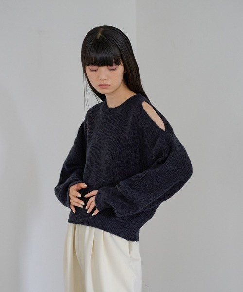abor o-t-l（アボアオーティーエル）の「モヘアライクオープンショルダーニットプルオーバー（ニット/セーター・レディース・杢グレー/グリーン/ブラック・FREE）」の18枚目の写真