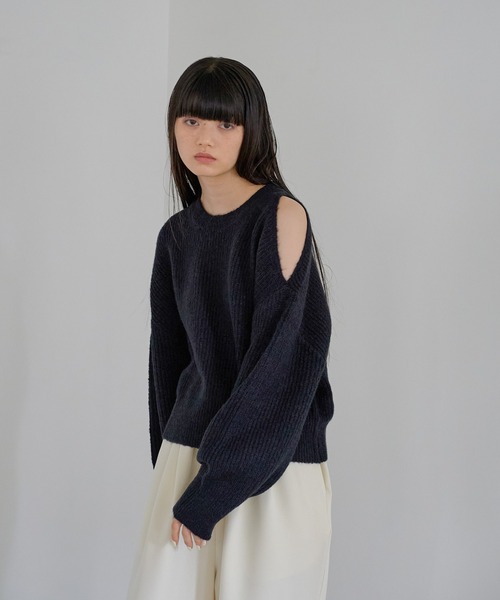 abor o-t-l（アボアオーティーエル）の「モヘアライクオープンショルダーニットプルオーバー（ニット/セーター・レディース・杢グレー/グリーン/ブラック・FREE）」の20枚目の写真