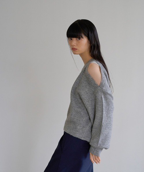 abor o-t-l（アボアオーティーエル）の「モヘアライクオープンショルダーニットプルオーバー（ニット/セーター・レディース・杢グレー/グリーン/ブラック・FREE）」の22枚目の写真