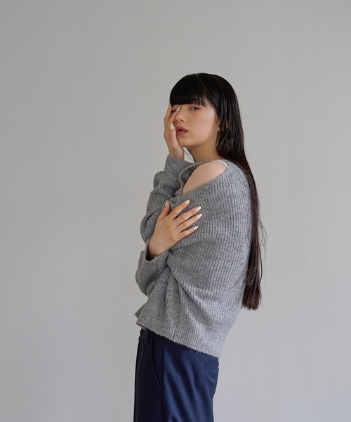 abor o-t-l（アボアオーティーエル）の「モヘアライクオープンショルダーニットプルオーバー（ニット/セーター・レディース・杢グレー/グリーン/ブラック・FREE）」の6枚目の写真