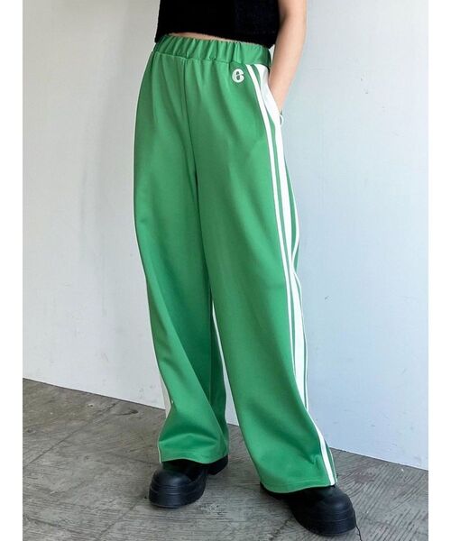 EMODA(エモダ)の「サイドライントラックパンツ(その他パンツ・レディース・グリーン/ネイビー/ブラック・FREE)」の19枚目の写真