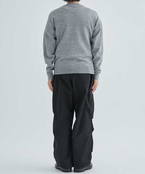KHOKI(コッキ)の「【KHOKI / コッキ】Hand embroidery C/N sweater/ハンドエンブロイダリーC/Nセーター(ニット/セーター・メンズ・ブラック/グレー・2/3)」の19枚目の写真