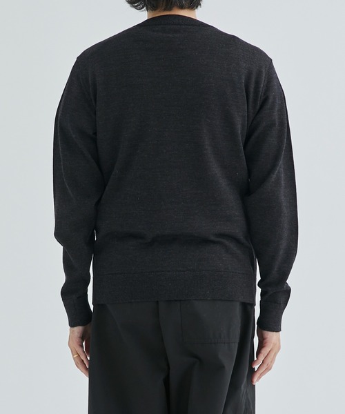 KHOKI(コッキ)の「【KHOKI / コッキ】Hand embroidery C/N sweater/ハンドエンブロイダリーC/Nセーター(ニット/セーター・メンズ・ブラック/グレー・2/3)」の5枚目の写真