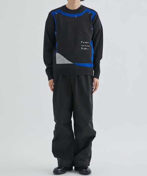 KHOKI(コッキ)の「【KHOKI / コッキ】Hand embroidery C/N sweater/ハンドエンブロイダリーC/Nセーター(ニット/セーター・メンズ・ブラック/グレー・2/3)」の6枚目の写真