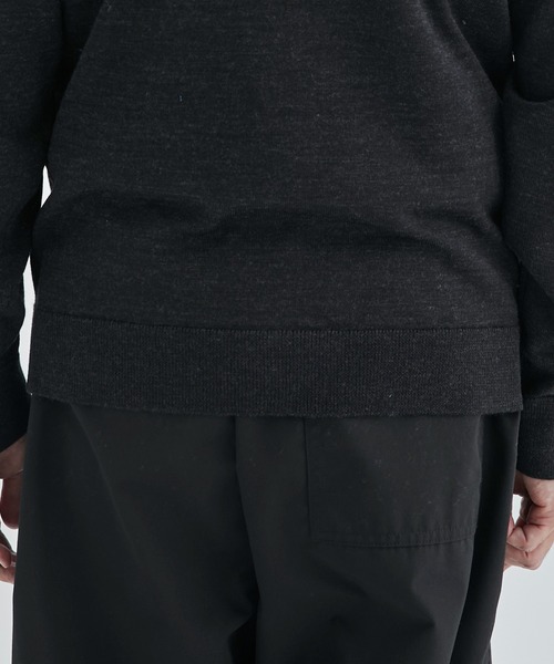 KHOKI(コッキ)の「【KHOKI / コッキ】Hand embroidery C/N sweater/ハンドエンブロイダリーC/Nセーター(ニット/セーター・メンズ・ブラック/グレー・2/3)」の13枚目の写真