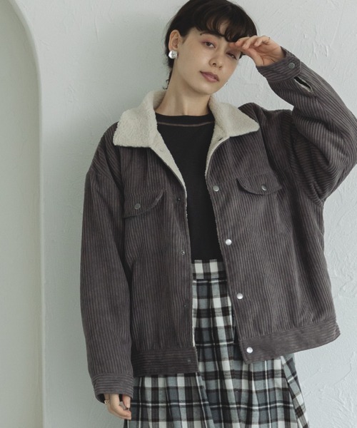 pairmanon(ペアマノン)の「【ママサイズ】コーデュロイ シープボア シャツ ジャケット アウター(その他アウター・レディース・ベージュ/チャコールグレー/ネイビー・FREE)」の2枚目の写真