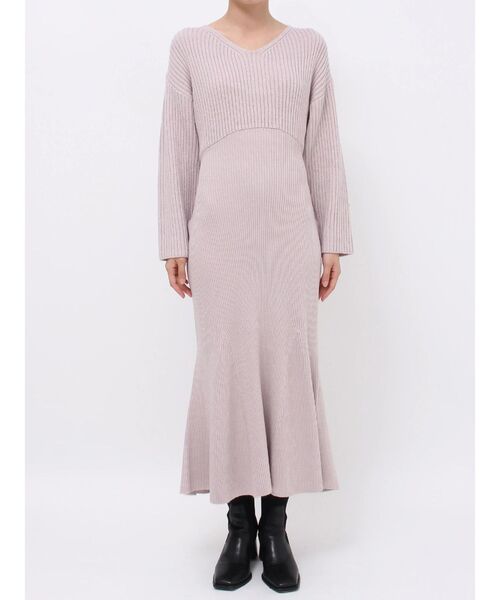 MERCURYDUO(マーキュリーデュオ)の「バックシャンツイストデザインニットワンピース(ワンピース・レディース・ベビーピンク/アイボリー/ブラック・SMALL/MEDIUM)」の3枚目の写真