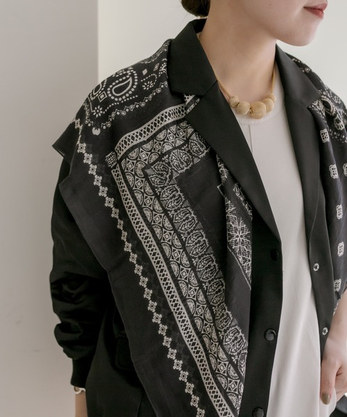 ear PAPILLONNER（イアパピヨネ）の「バンダナ柄ストール（ストール/ショール・レディース・グレー/ホワイト/ネイビー/ベージュ・FREE）」の19枚目の写真