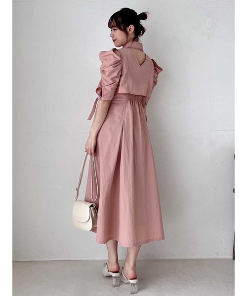 dazzlin(ダズリン)の「カットアウトシャツワンピース(シャツワンピース・レディース・グリーン/オフホワイト/ブラック/オレンジ・SMALL/MEDIUM)」の11枚目の写真