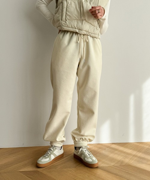 CANAL JEAN（キャナルジーン）の「RED CHOP WORKS　裾ボタンイージーパンツ（その他パンツ・レディース・キナリ/ブラック・36/38）」の3枚目の写真