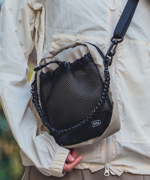 KiU（キウ）の「2wayパラコードメッシュポケットショルダー（ショルダーバッグ・メンズ・ベージュ/カーキ/ブラック・FREE）」の8枚目の写真