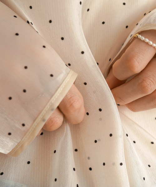 Bab（バブ）の「【オケージョンドレス/結婚式/SET ITEM】フロッキードットブラウス（シャツ/ブラウス・レディース・ブラック/アイボリー/チャコールグレー/ベージュ・M）」の22枚目の写真