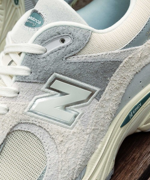 NEW BALANCE(ニューバランス)の「New Balance M2002 / ニューバランス M2002(スニーカー・メンズ・グレー/ホワイト・25.5cm/26.0cm/26.5cm/27.0cm/27.5cm/28.0cm/28.5cm/29.0cm/23.0cm/23.5cm/24.0cm/24.5cm/25.0cm/22.5cm/30.0cm)」の9枚目の写真