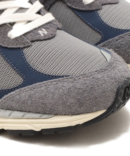 NEW BALANCE(ニューバランス)の「New Balance M2002 / ニューバランス M2002(スニーカー・メンズ・グレー/ホワイト・25.5cm/26.0cm/26.5cm/27.0cm/27.5cm/28.0cm/28.5cm/29.0cm/23.0cm/23.5cm/24.0cm/24.5cm/25.0cm/22.5cm/30.0cm)」の14枚目の写真