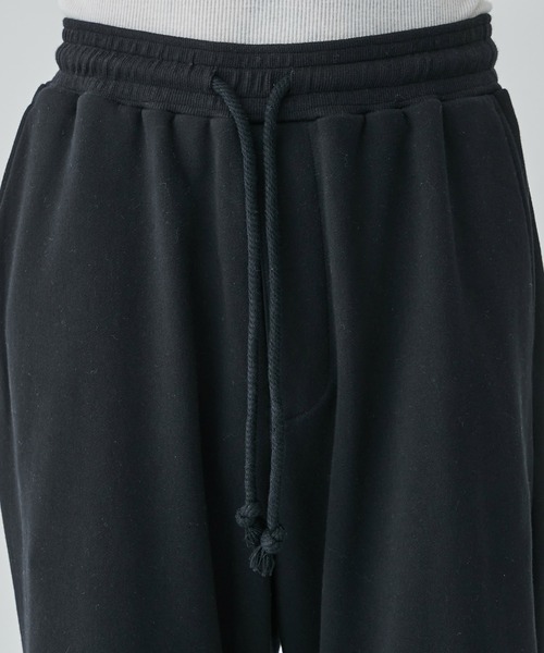 MATSUFUJI(マツフジ)の「【MATSUFUJI/マツフジ】Wide Sweat Pants(スウェットパンツ・メンズ・ブラック/ライトグレー/レッド・2/3)」の8枚目の写真