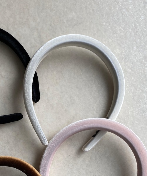 RUBY AND YOU（ルビーアンドユー）の「［select］ベロアカチューシャ（カチューシャ・レディース・ピンク/ブラウン/ホワイト/ブラック・FREE）」の2枚目の写真