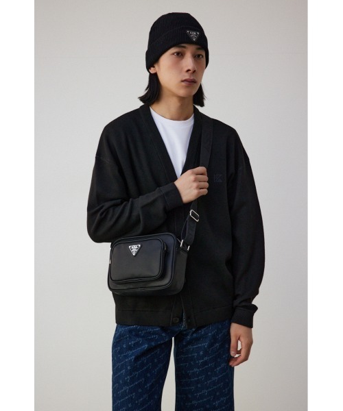 AZUL by moussy(アズールバイマウジー)の「ロゴプレートミニショルダーバッグ(ショルダーバッグ・メンズ・ブラック・FREE)」の3枚目の写真