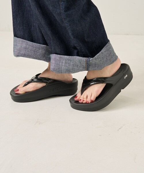 FREAK'S STORE（フリークスストア）の「OOFOS/ウーフォス Oomega/ウーメガ（サンダル・レディース・ブラック/ベージュ/グレー/ライトグレー・7/6/8）」の17枚目の写真