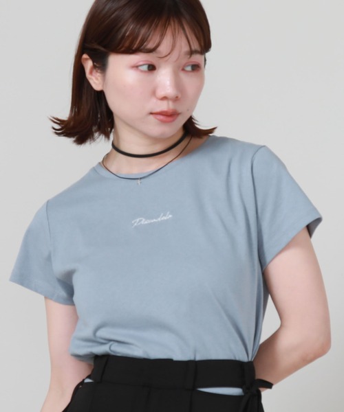 archives（アルシーヴ）の「ロゴ刺繍チビＴ（Tシャツ/カットソー・レディース・オフホワイト/チャコールグレー/ブルー/ブラック・MEDIUM）」の4枚目の写真