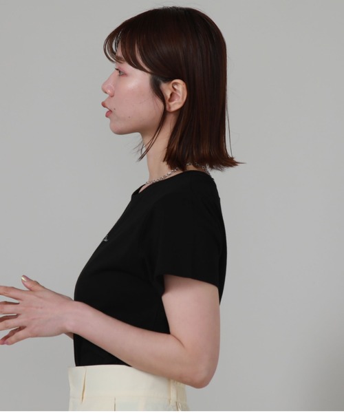 archives（アルシーヴ）の「ロゴ刺繍チビＴ（Tシャツ/カットソー・レディース・オフホワイト/チャコールグレー/ブルー/ブラック・MEDIUM）」の21枚目の写真