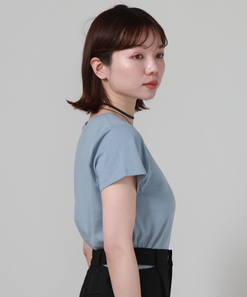 archives（アルシーヴ）の「ロゴ刺繍チビＴ（Tシャツ/カットソー・レディース・オフホワイト/チャコールグレー/ブルー/ブラック・MEDIUM）」の8枚目の写真